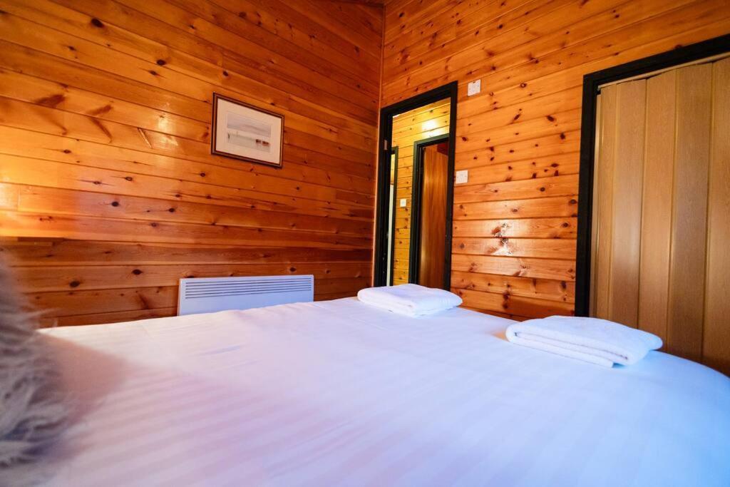 Cozy Norwegian Style Log Cabin In Rural Snowdonia - 2 Bedrooms & Parking By Seren Short Stays Ffestiniog Zewnętrze zdjęcie