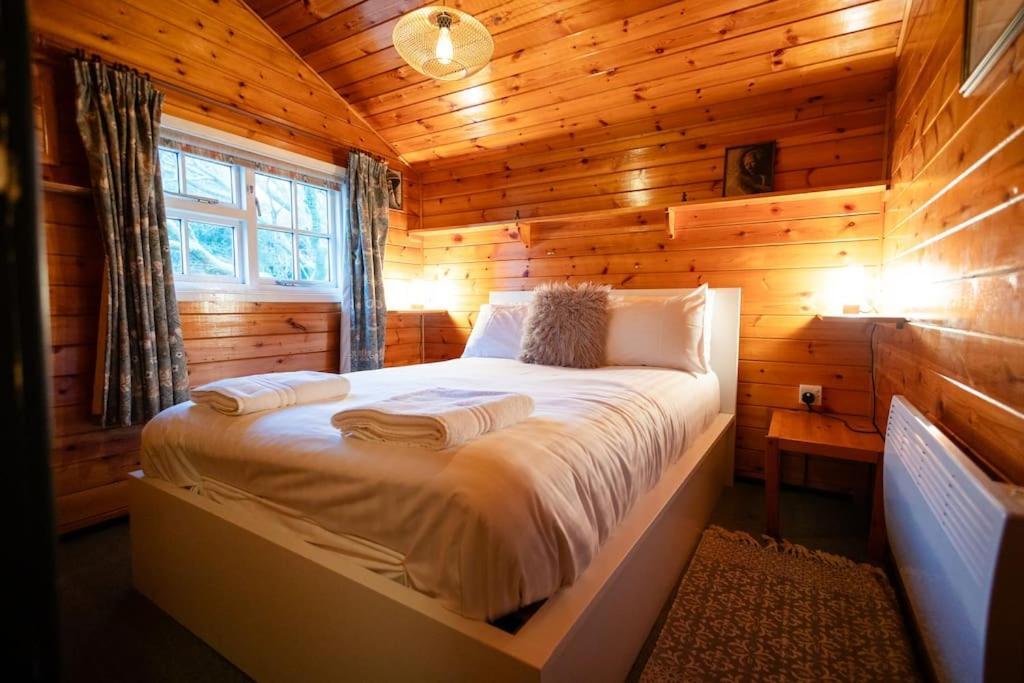 Cozy Norwegian Style Log Cabin In Rural Snowdonia - 2 Bedrooms & Parking By Seren Short Stays Ffestiniog Zewnętrze zdjęcie