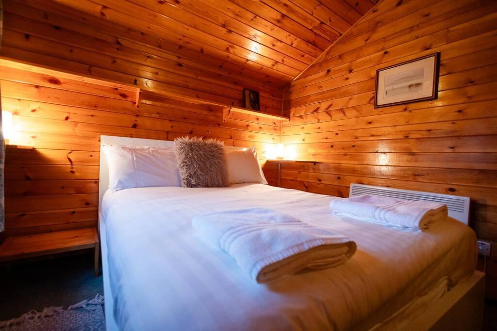 Cozy Norwegian Style Log Cabin In Rural Snowdonia - 2 Bedrooms & Parking By Seren Short Stays Ffestiniog Zewnętrze zdjęcie
